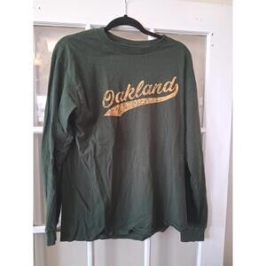 Gildan Oakland A's Long Sleeve Large U1